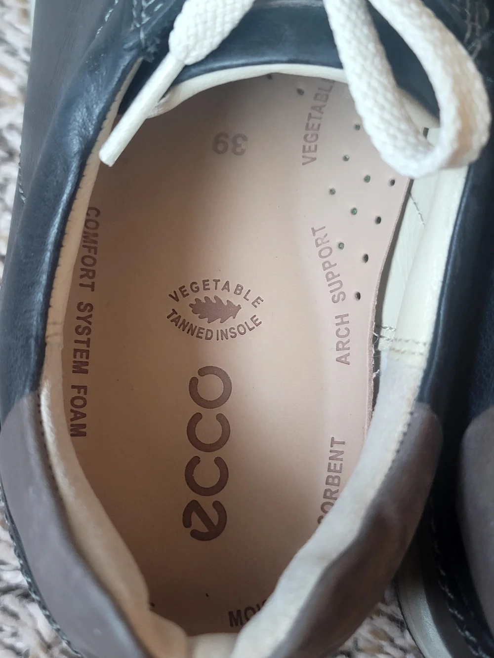 ECCO Women's Navy Leather Sneakers with White Laces